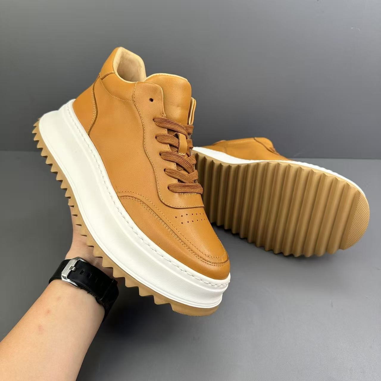 š„Handmade Retro Horsehide Leather Soft-soled Trendy Sneaker