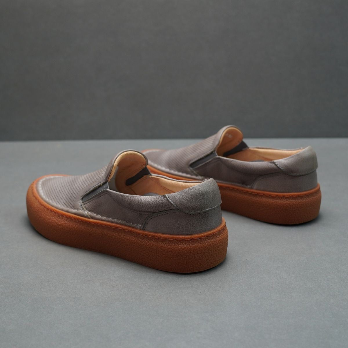 Handcrafted Vintage Minimalist Fashionable Versatile Lace-Up Casual Sneakers