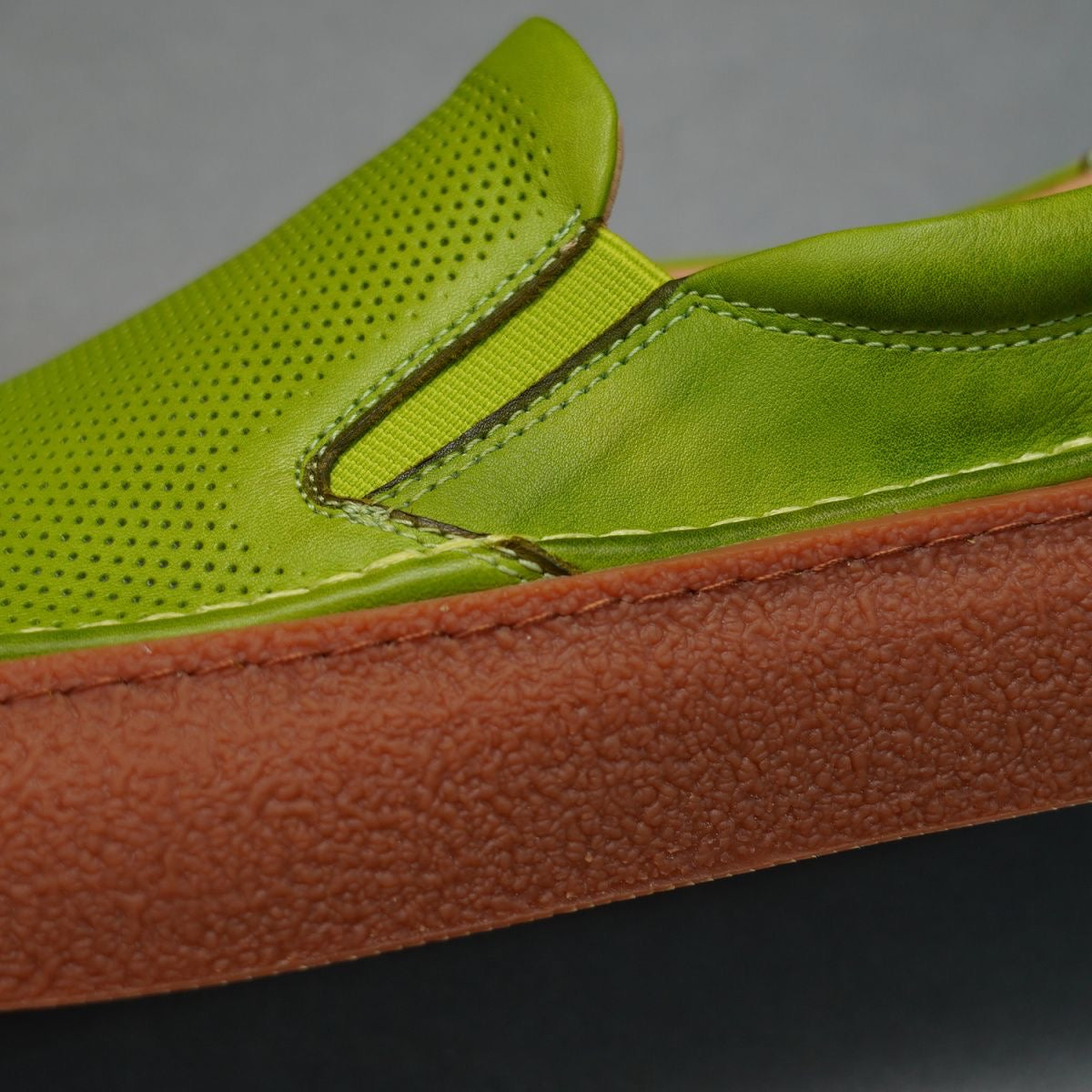 Handcrafted Vintage Minimalist Fashionable Versatile Lace-Up Casual Sneakers