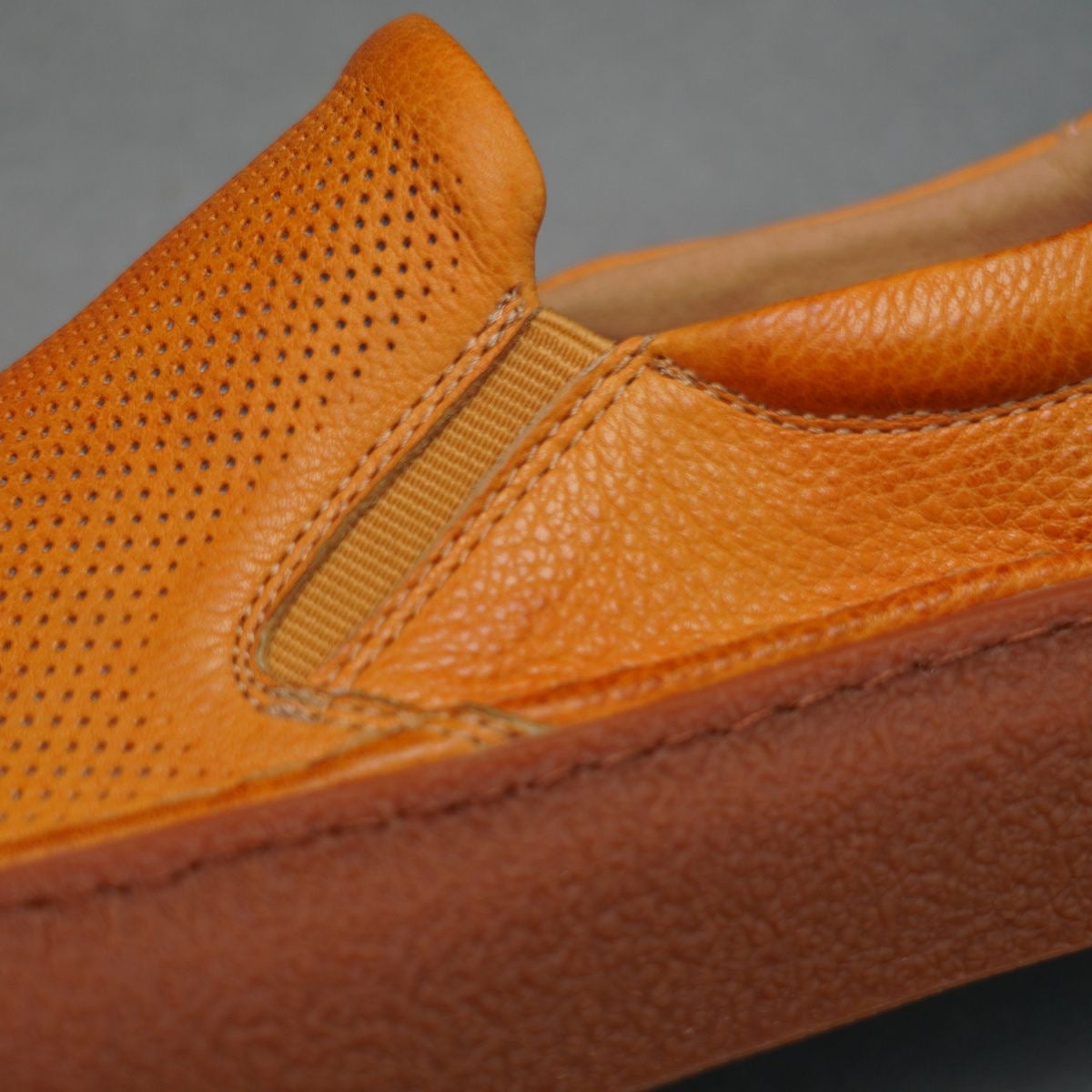 Handcrafted Vintage Minimalist Fashionable Versatile Lace-Up Casual Sneakers