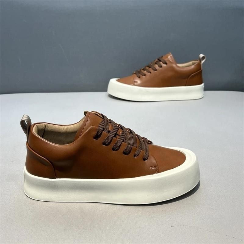 Solid-Color Breathable Low-Top Casual Sneakers