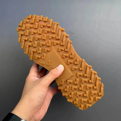 Handcrafted Vintage Horsehide Breathable Lightweight Soft Sole Height-Enhancing Athletic Versatile Holiday Casual Non-Slip Running Shoes