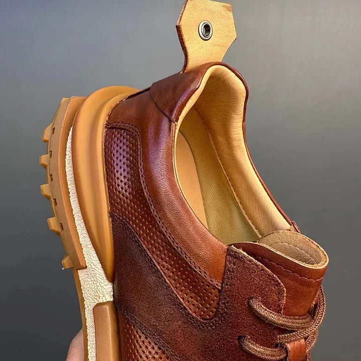 Handcrafted Vintage Horsehide Breathable Lightweight Soft Sole Height-Enhancing Athletic Versatile Holiday Casual Non-Slip Running Shoes
