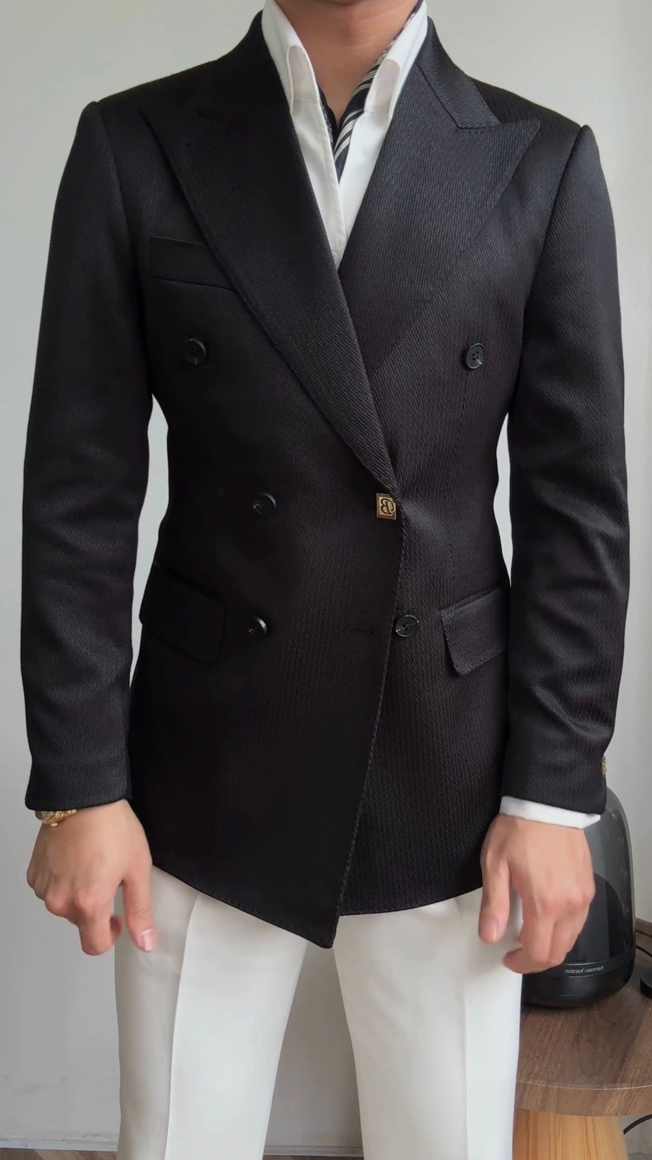 The Sovereign Blazer – Evokes Royalty Authority And Refined Taste