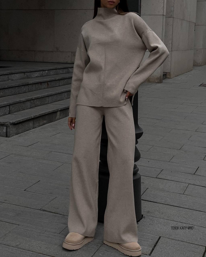 Cozy Chic Knit Set – Split-Hem Top & Wide-Leg Pants