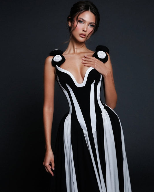 Omega Sleeveless V-Neck Flowers Bandage Maxi Dress