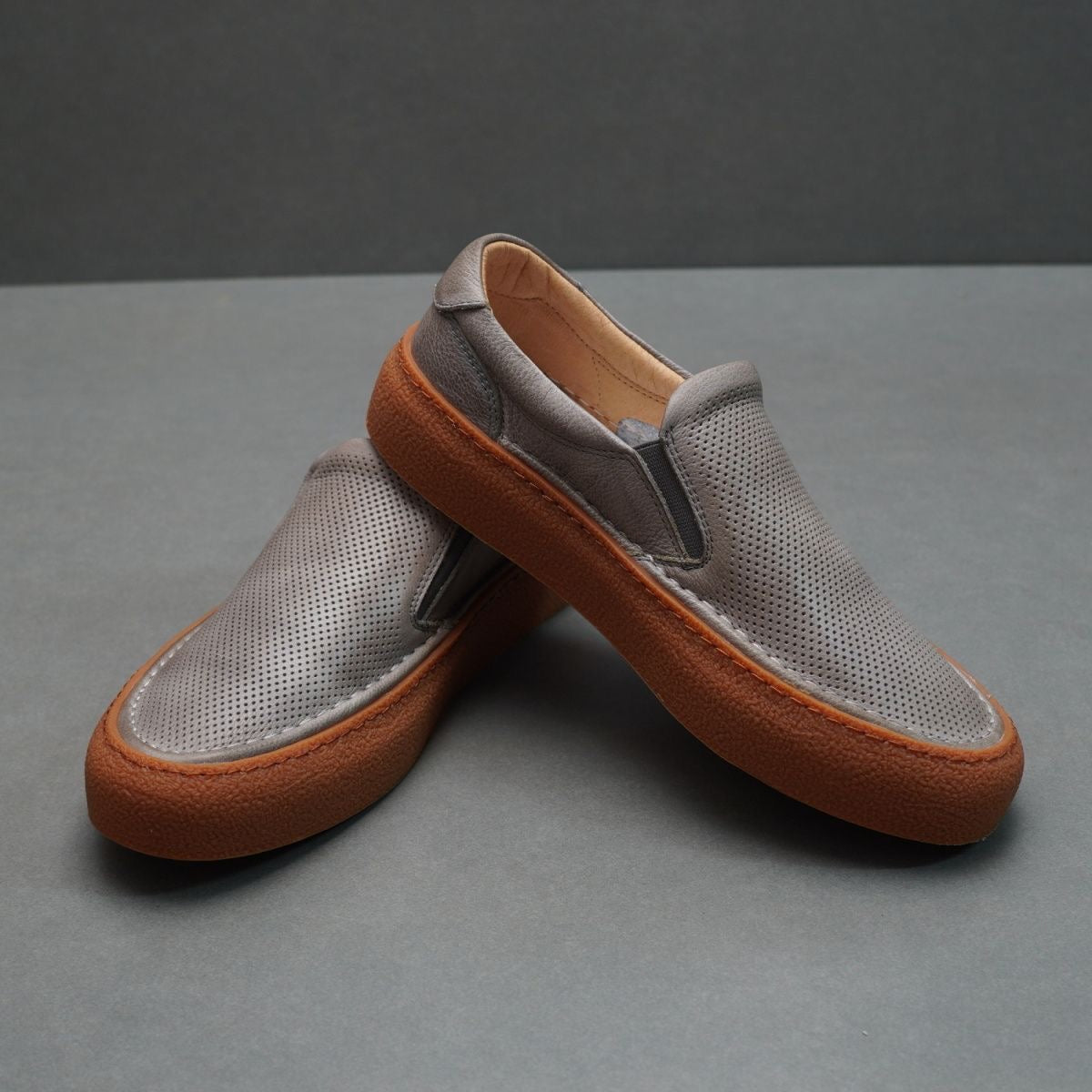 Handcrafted Vintage Minimalist Fashionable Versatile Lace-Up Casual Sneakers