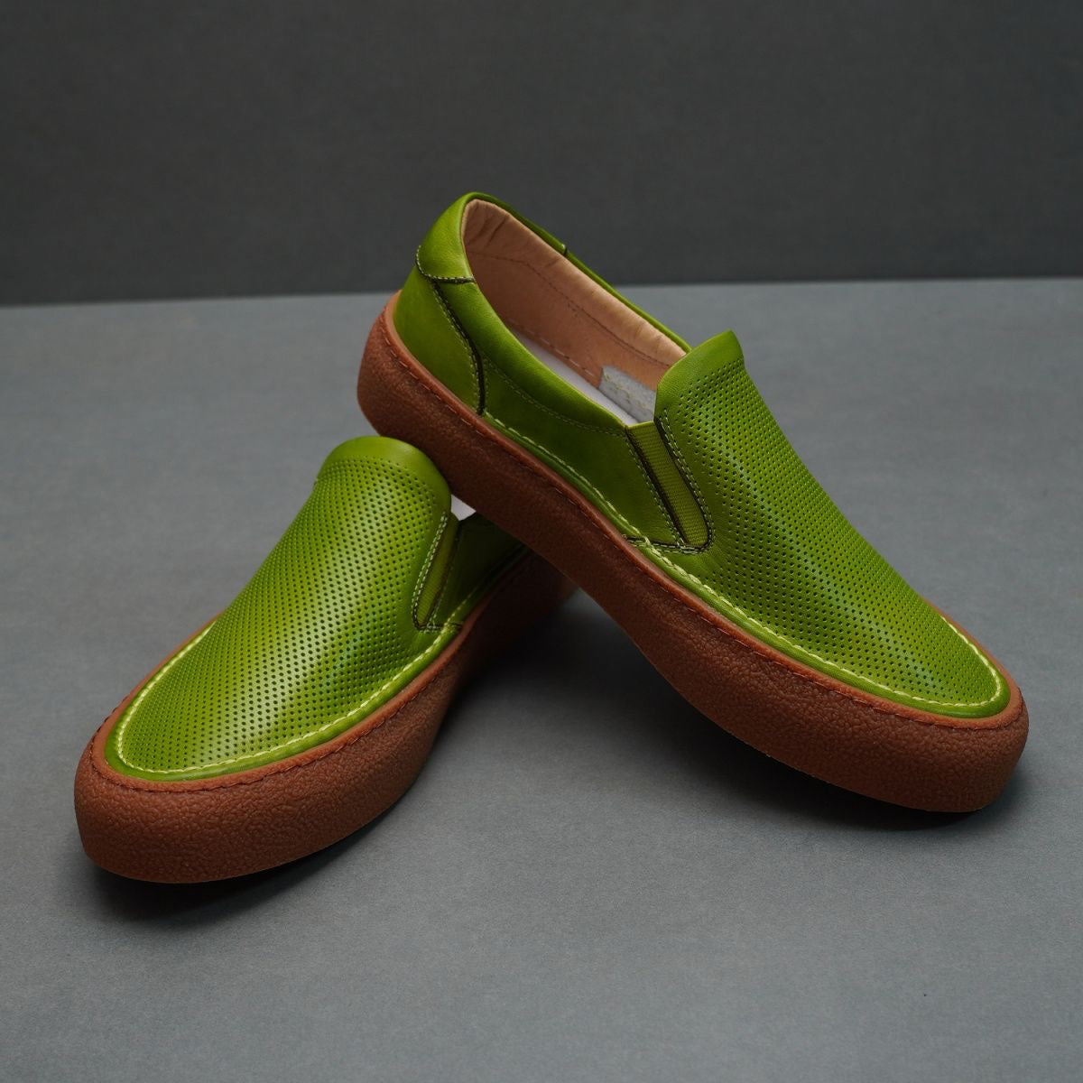 Handcrafted Vintage Minimalist Fashionable Versatile Lace-Up Casual Sneakers