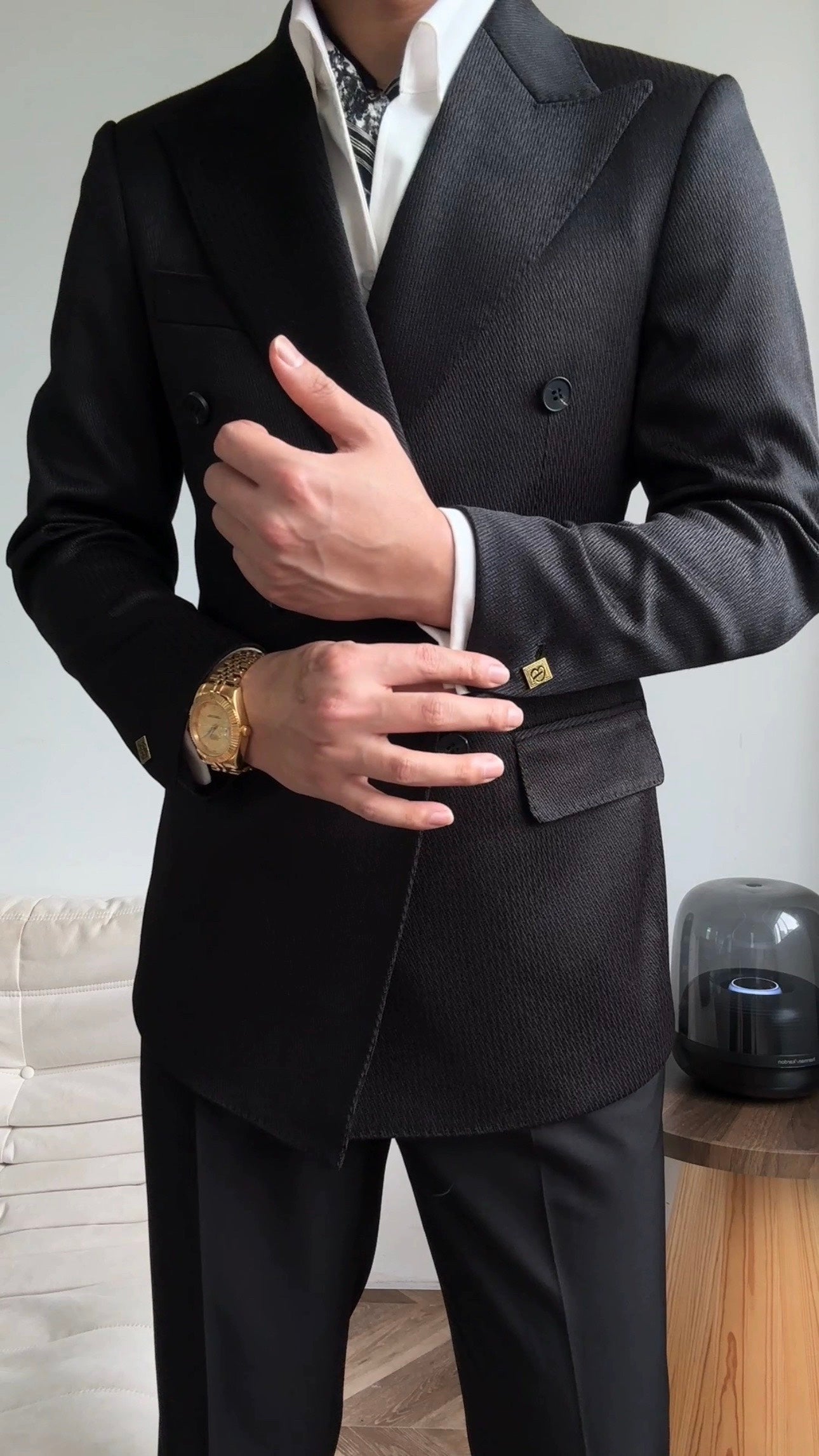 The Sovereign Blazer – Evokes Royalty Authority And Refined Taste