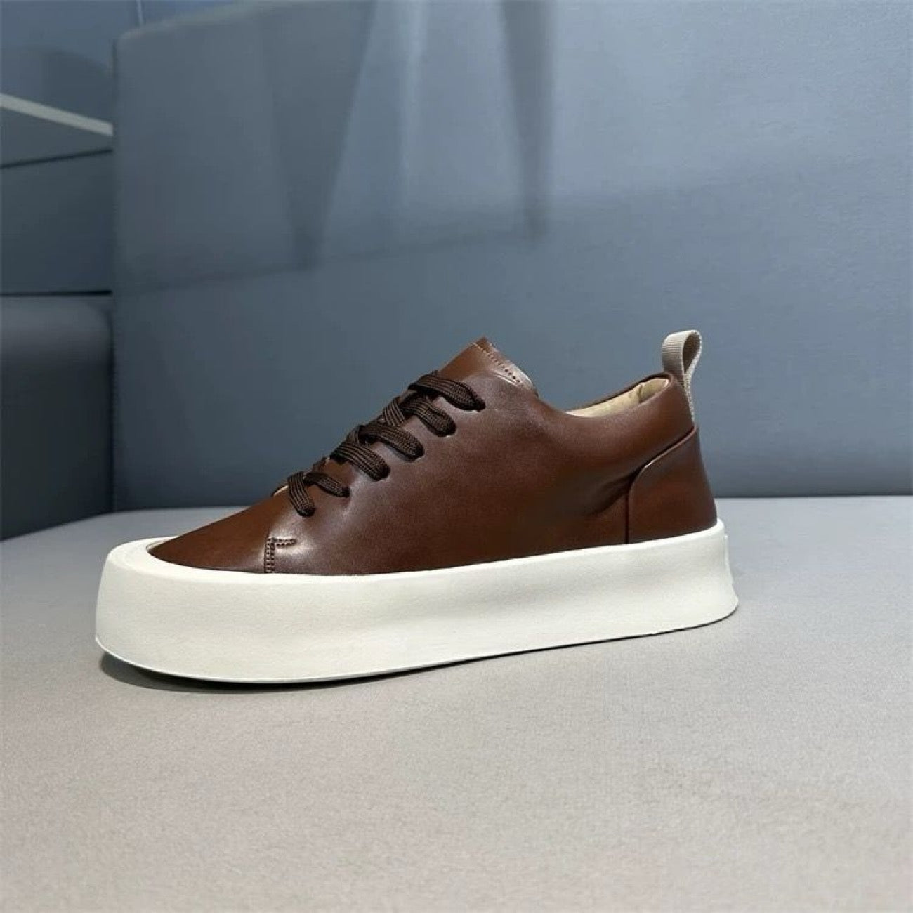 Solid-Color Breathable Low-Top Casual Sneakers