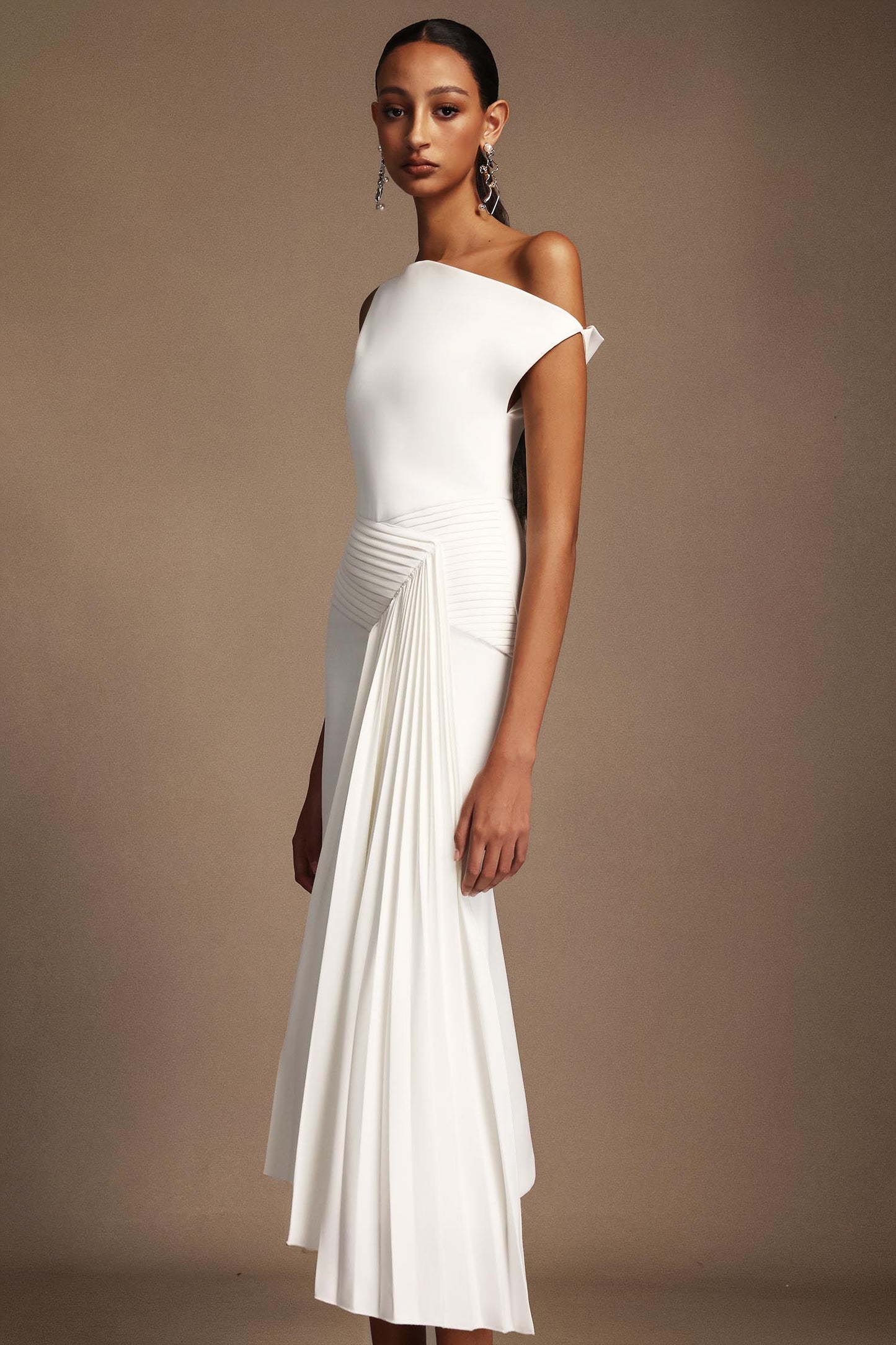 Oblique Shoulder Sleeveless Folds Midi Dress