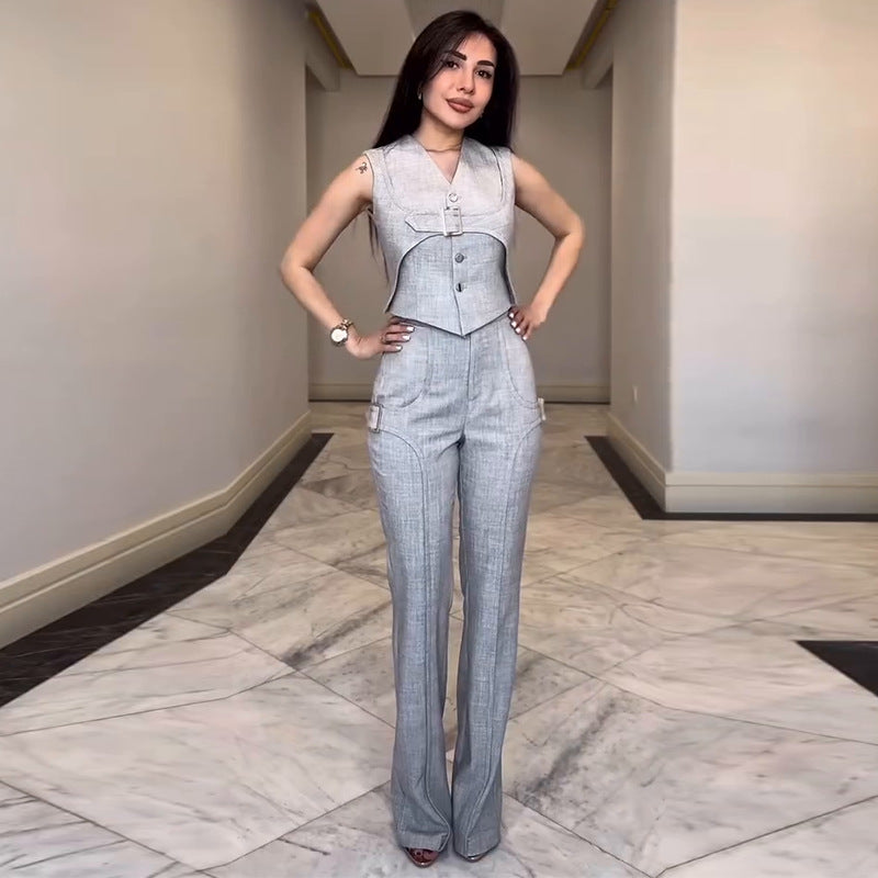 Fashion Sleeveless V-Neck Pantsuit