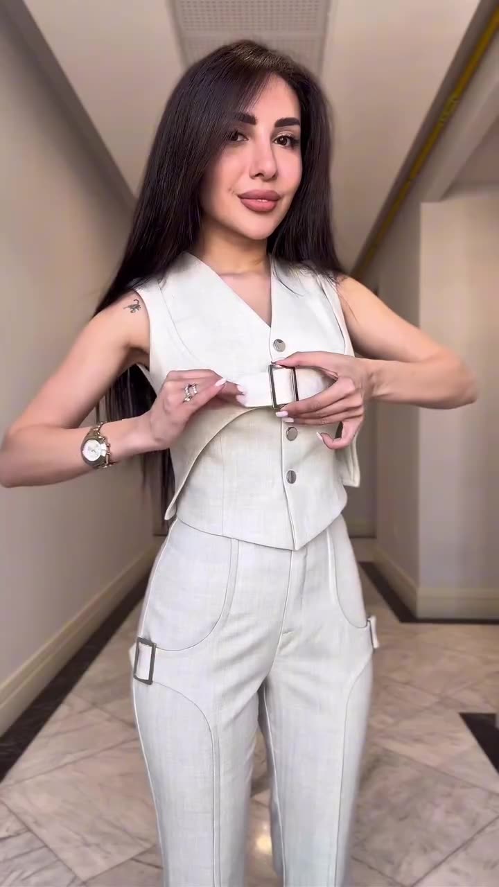 Fashion Sleeveless V-Neck Pantsuit