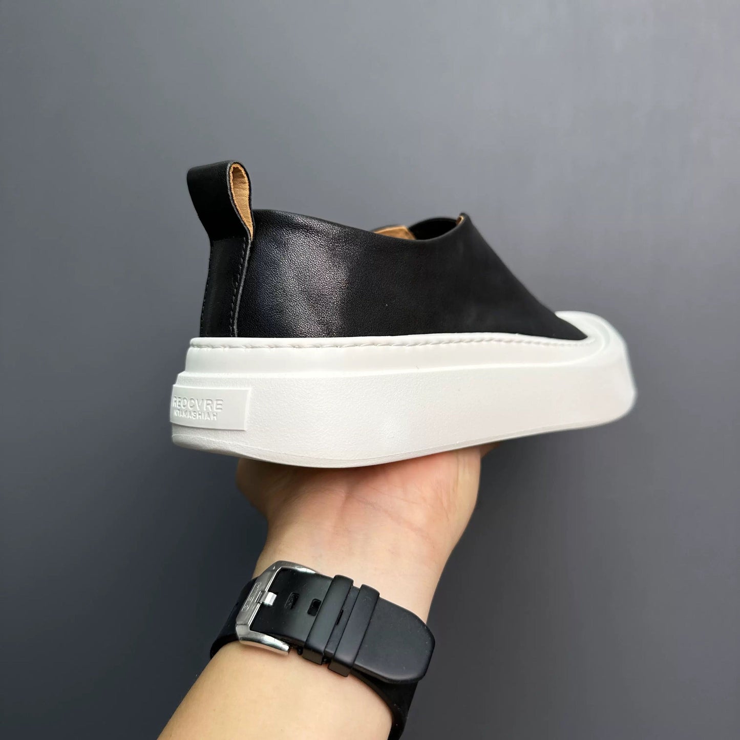 Handcrafted Vintage Slip-On Fashionable Low-Top Sneakers