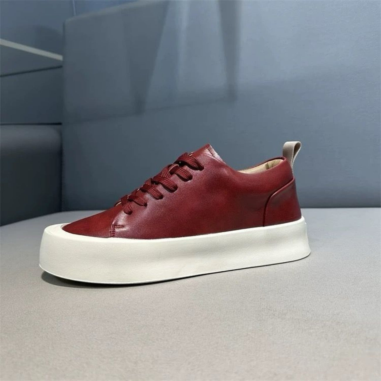 Solid-Color Breathable Low-Top Casual Sneakers