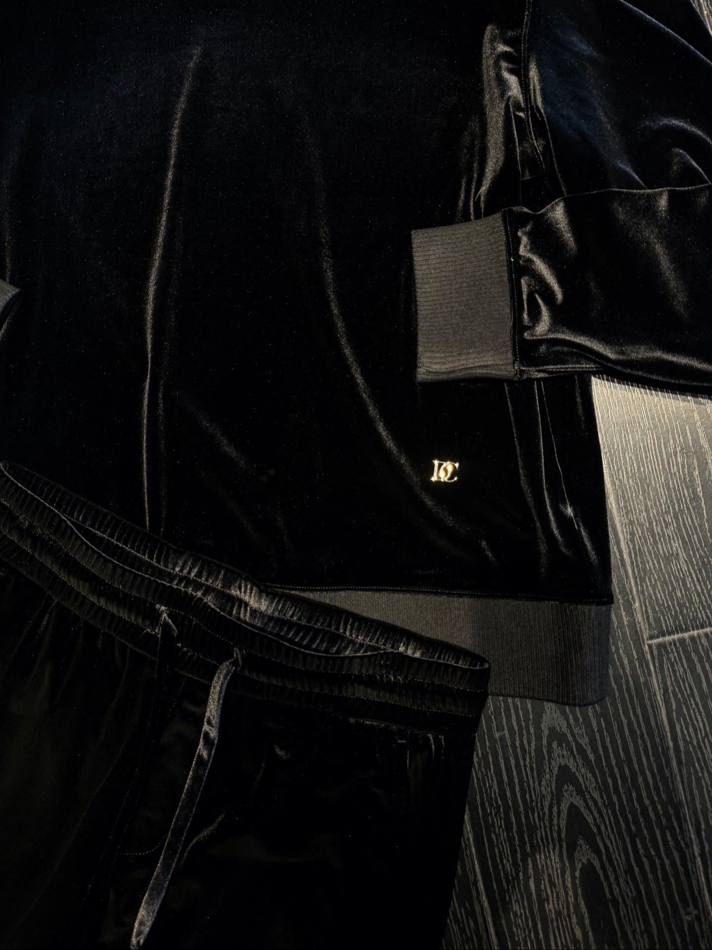 Black Velvet Slightly Wide-Leg Long-Sleeve Crewneck Sweatshirt Set